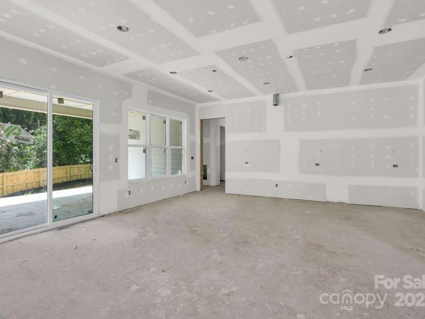 4918 Buckingham Drive, Charlotte, NC 28209.  MLS# CAR4264299, YatesRealty ID 2795. 