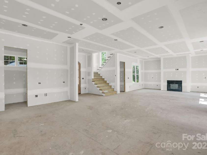 4918 Buckingham Drive, Charlotte, NC 28209.  MLS# CAR4264299, YatesRealty ID 2795. 