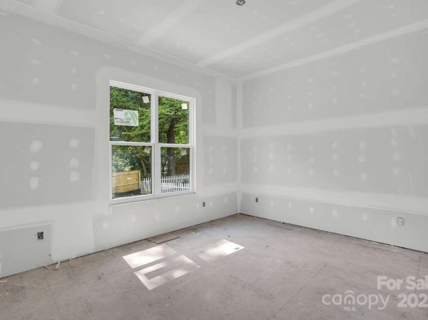 4918 Buckingham Drive, Charlotte, NC 28209.  MLS# CAR4264299, YatesRealty ID 2795. 