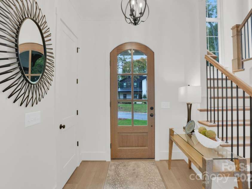 4918 Buckingham Drive, Charlotte, NC 28209.  MLS# CAR4306758, YatesRealty ID 2795. 