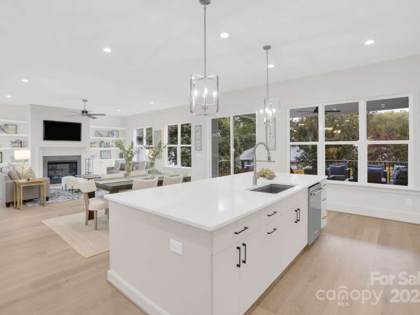 4918 Buckingham Drive, Charlotte, NC 28209.  MLS# CAR4306758, YatesRealty ID 2795. 