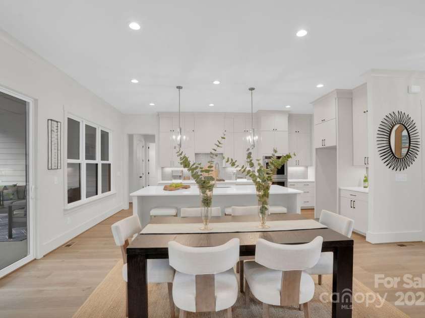 4918 Buckingham Drive, Charlotte, NC 28209.  MLS# CAR4306758, YatesRealty ID 2795. 