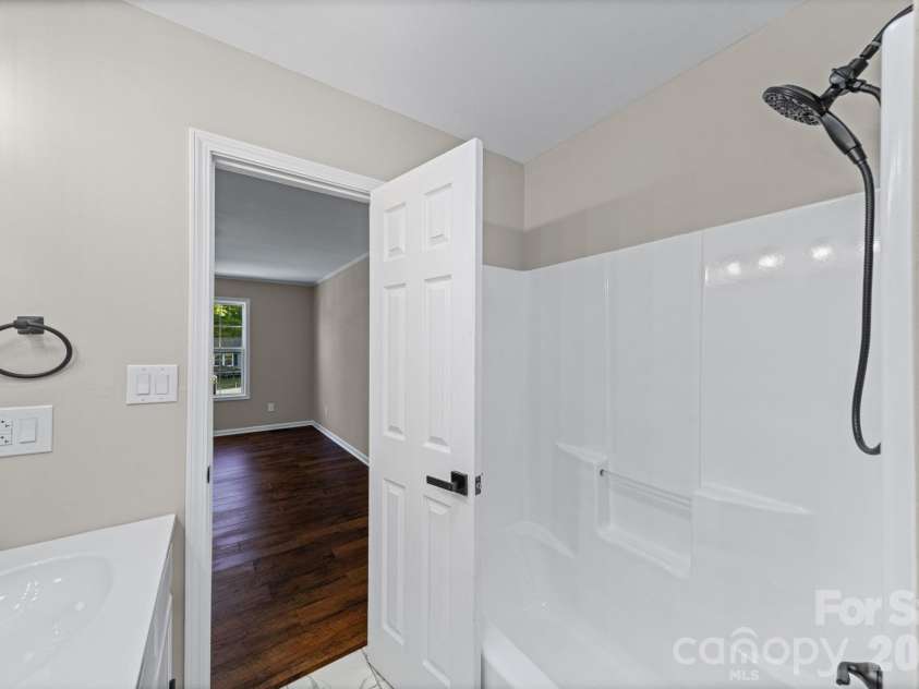 2327 Sunset Drive, Gastonia, NC 28054.  MLS# CAR4373394, YatesRealty ID 27950. Master Bathroom