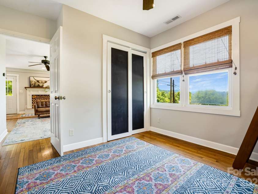 54 Vine Street, Asheville, NC 28804.  MLS# CAR4283622, YatesRealty ID 27951. 