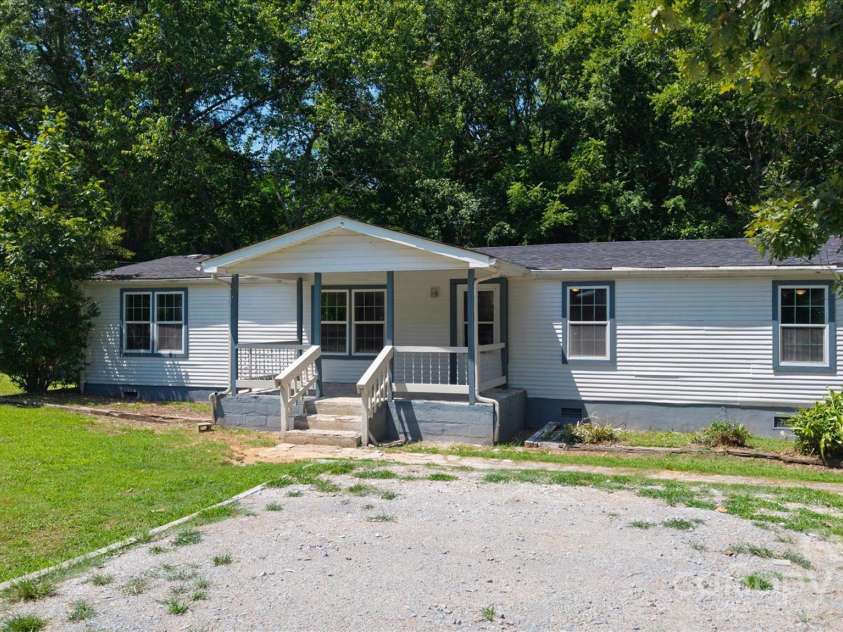 141 Lewis Street, Mount Gilead, NC 27306.  MLS# CAR4248799, YatesRealty ID 27952. 