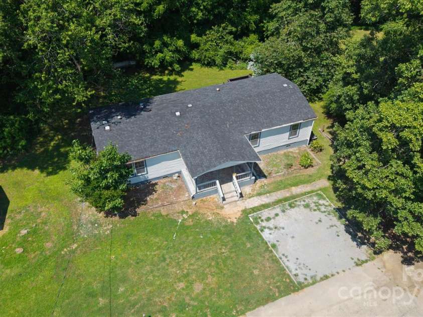 141 Lewis Street, Mount Gilead, NC 27306.  MLS# CAR4248799, YatesRealty ID 27952. 