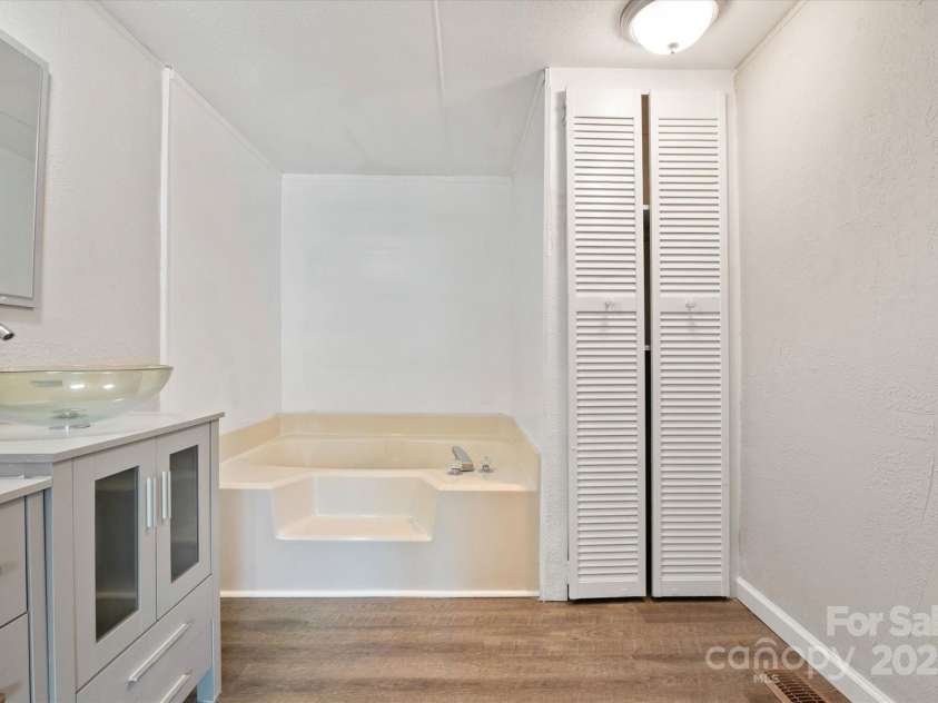 141 Lewis Street, Mount Gilead, NC 27306.  MLS# CAR4248799, YatesRealty ID 27952. Owners bathroom