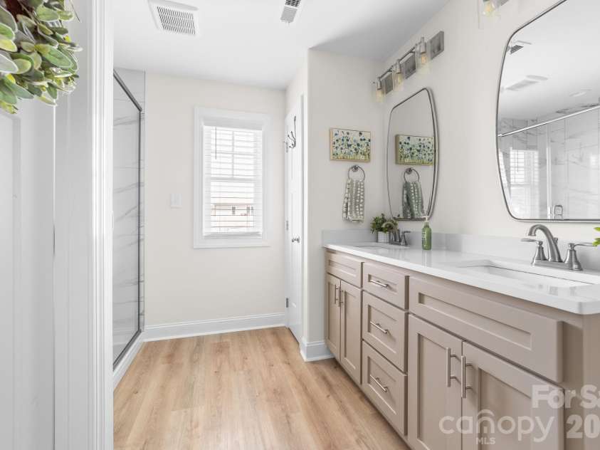 3167 Paul Elmore Road, Lincolnton, NC 28092.  MLS# CAR4375785, YatesRealty ID 27952. Primary bathroom
