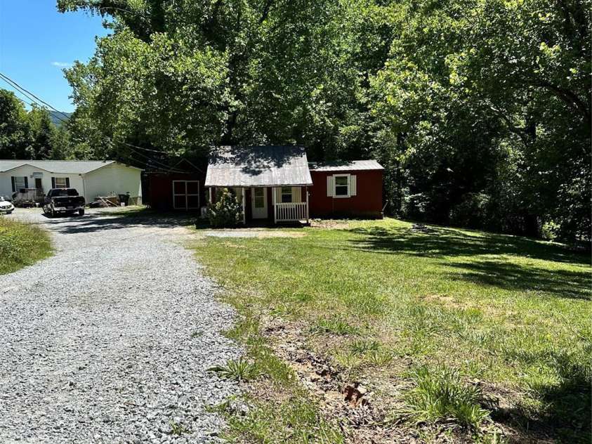 36 Range Road, Etowah, NC 28729.  MLS# CAR4390019, YatesRealty ID 27953. 