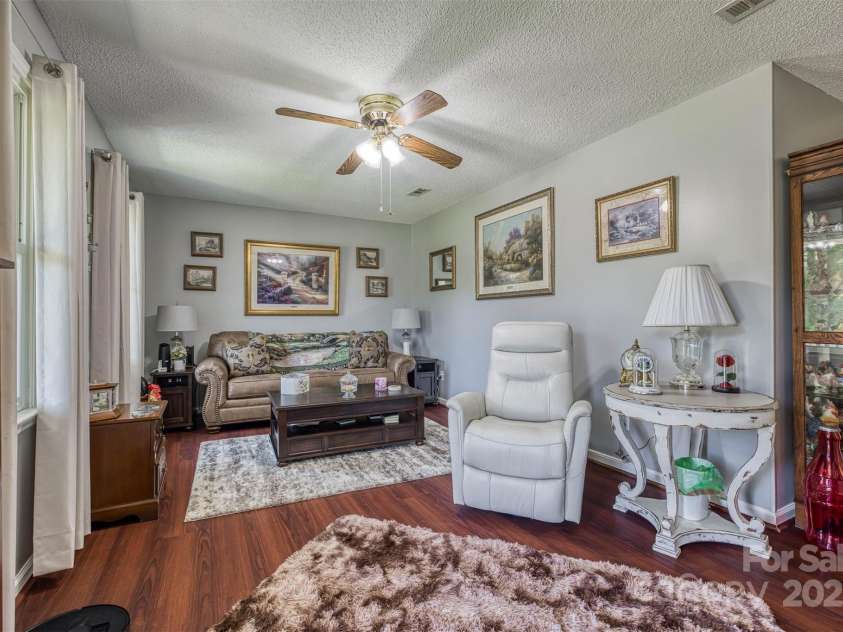 2526 Ashford Drive, Newton, NC 28658.  MLS# CAR4274120, YatesRealty ID 27954. 