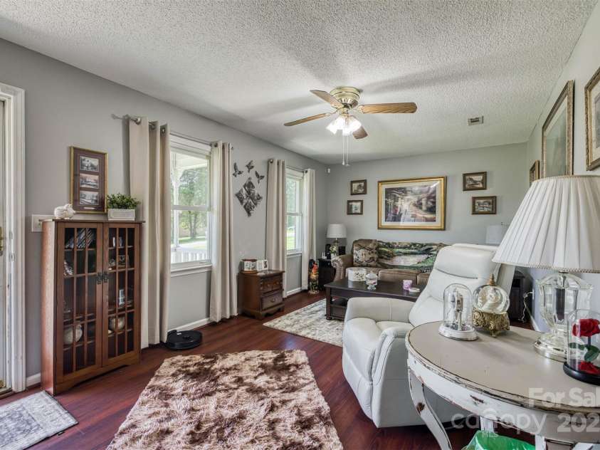 2526 Ashford Drive, Newton, NC 28658.  MLS# CAR4274120, YatesRealty ID 27954. 