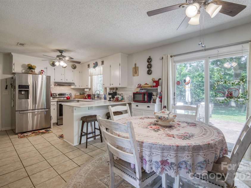 2526 Ashford Drive, Newton, NC 28658.  MLS# CAR4274120, YatesRealty ID 27954. 