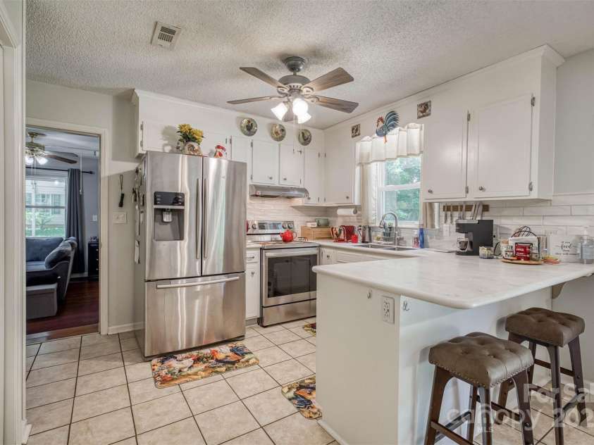 2526 Ashford Drive, Newton, NC 28658.  MLS# CAR4274120, YatesRealty ID 27954. 