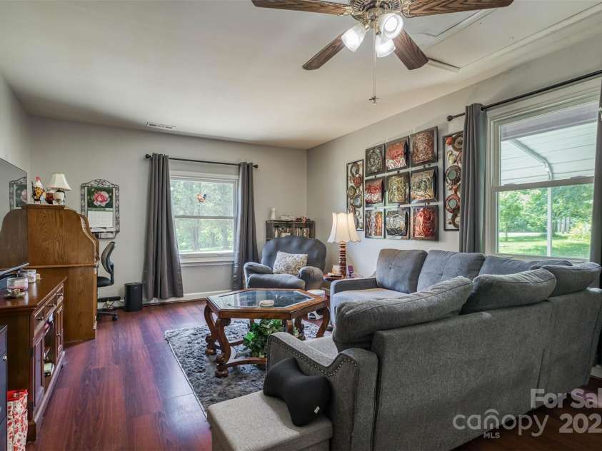 2526 Ashford Drive, Newton, NC 28658.  MLS# CAR4274120, YatesRealty ID 27954. 