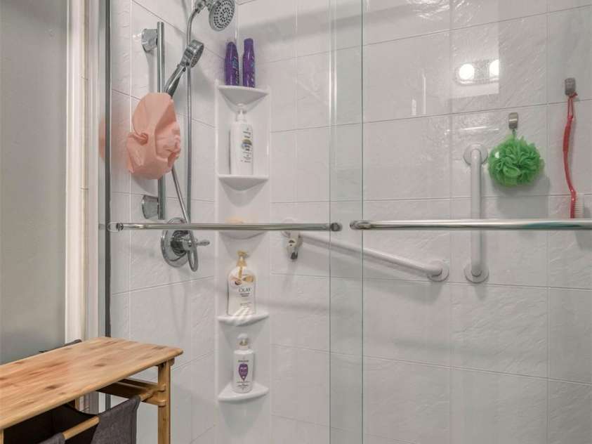 2526 Ashford Drive, Newton, NC 28658.  MLS# CAR4274120, YatesRealty ID 27954. 