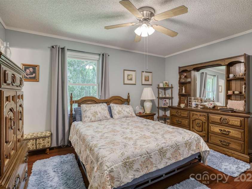 2526 Ashford Drive, Newton, NC 28658.  MLS# CAR4274120, YatesRealty ID 27954. 