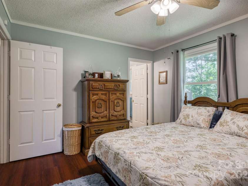 2526 Ashford Drive, Newton, NC 28658.  MLS# CAR4274120, YatesRealty ID 27954. 