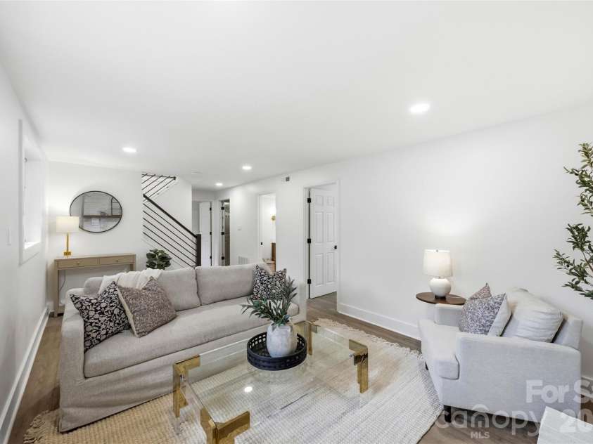 5903 Carpenter Drive, Charlotte, NC 28226.  MLS# CAR4388305, YatesRealty ID 27954. 2nd living space on lower level. 