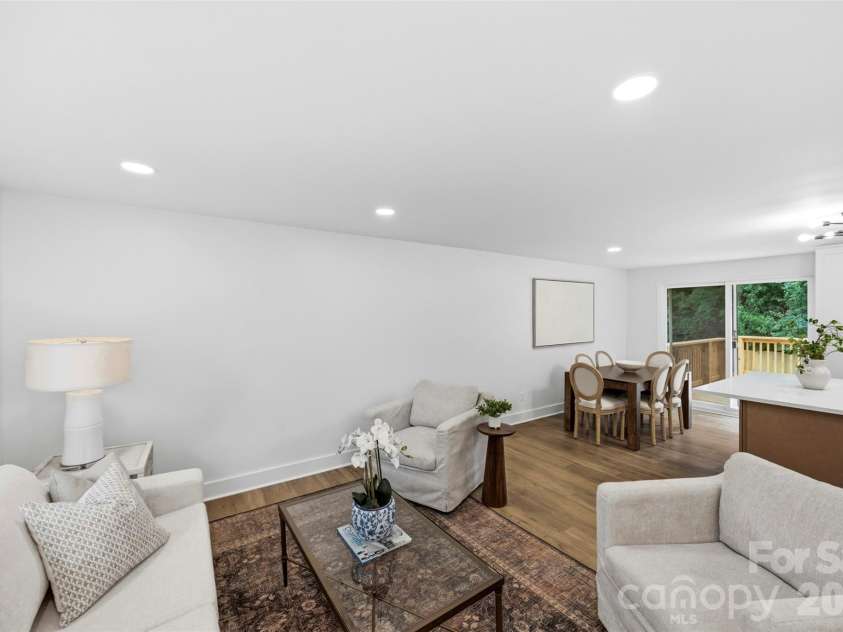 5903 Carpenter Drive, Charlotte, NC 28226.  MLS# CAR4388305, YatesRealty ID 27954. Open concept floor plan in main living spaces