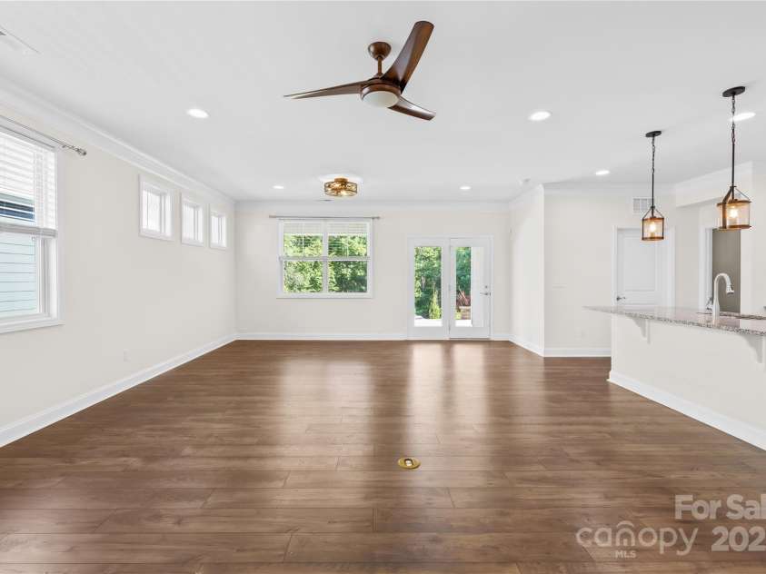 201 Hanks Bluff Drive, Mooresville, NC 28117.  MLS# CAR4273900, YatesRealty ID 27955. 