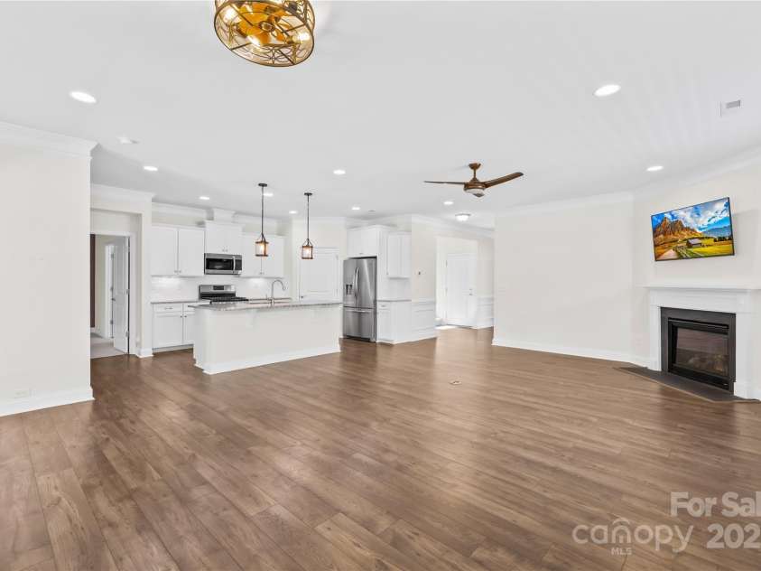 201 Hanks Bluff Drive, Mooresville, NC 28117.  MLS# CAR4273900, YatesRealty ID 27955. 