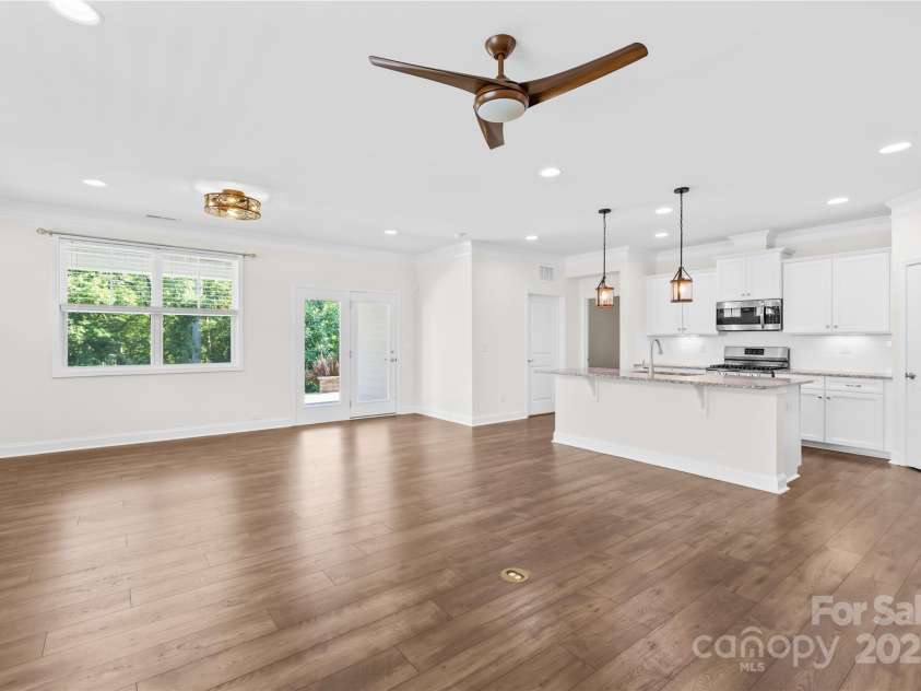 201 Hanks Bluff Drive, Mooresville, NC 28117.  MLS# CAR4273900, YatesRealty ID 27955. 