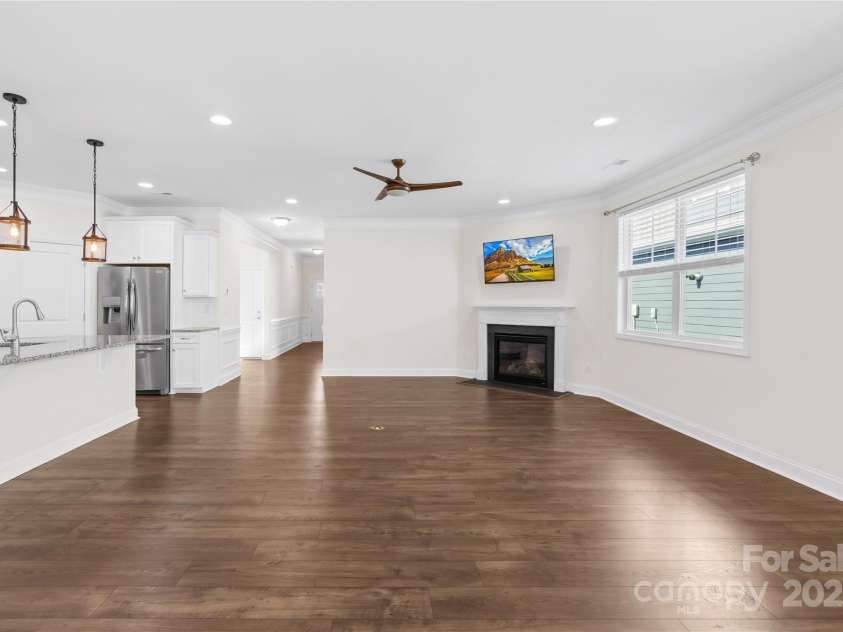 201 Hanks Bluff Drive, Mooresville, NC 28117.  MLS# CAR4273900, YatesRealty ID 27955. 