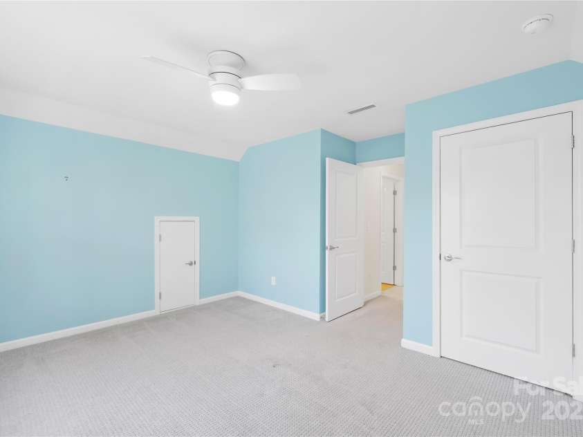 201 Hanks Bluff Drive, Mooresville, NC 28117.  MLS# CAR4273900, YatesRealty ID 27955. 