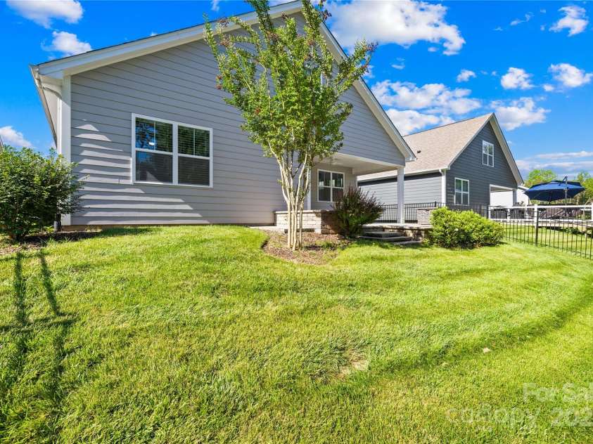 201 Hanks Bluff Drive, Mooresville, NC 28117.  MLS# CAR4273900, YatesRealty ID 27955. 