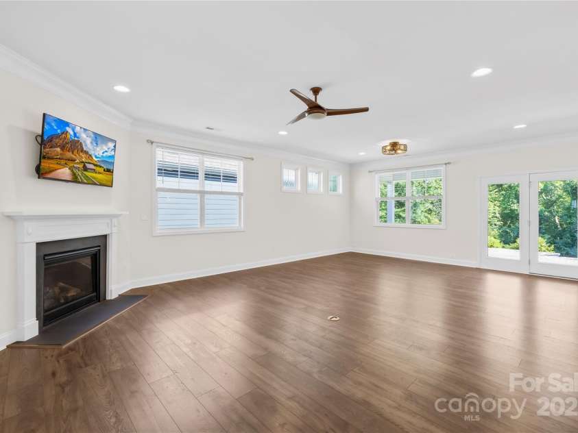 201 Hanks Bluff Drive, Mooresville, NC 28117.  MLS# CAR4273900, YatesRealty ID 27955. Open Floor Plan