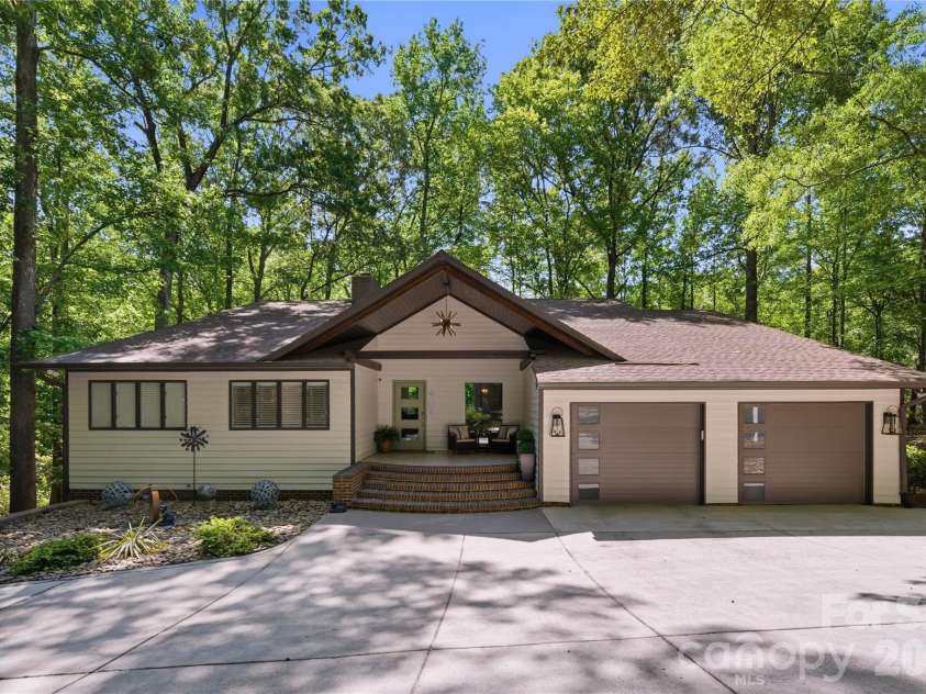 405 Timber Lane, Weddington, NC 28104.  MLS# CAR4374540, YatesRealty ID 27955. 