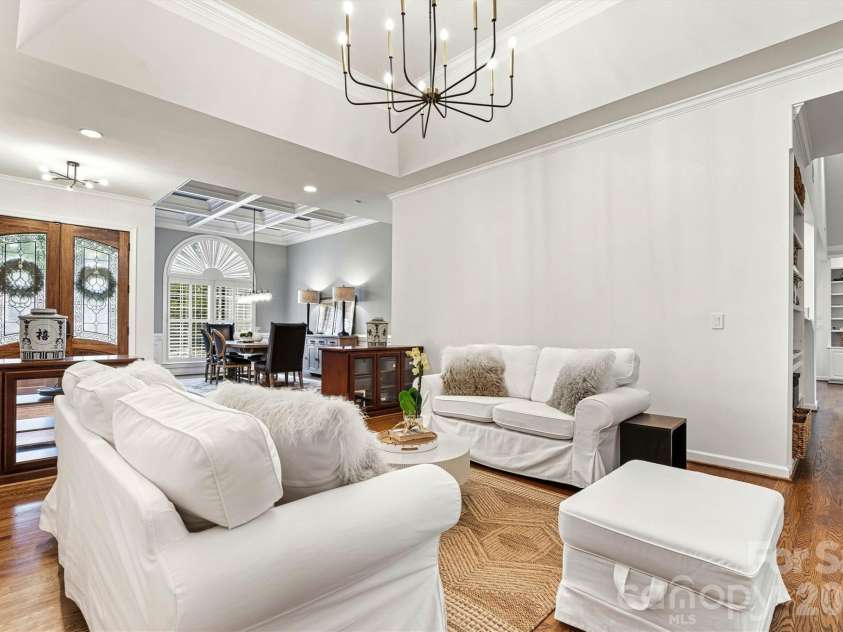 5028 Foxbriar Trail, Charlotte, NC 28269.  MLS# CAR4380862, YatesRealty ID 27956. Front living area/flex space
