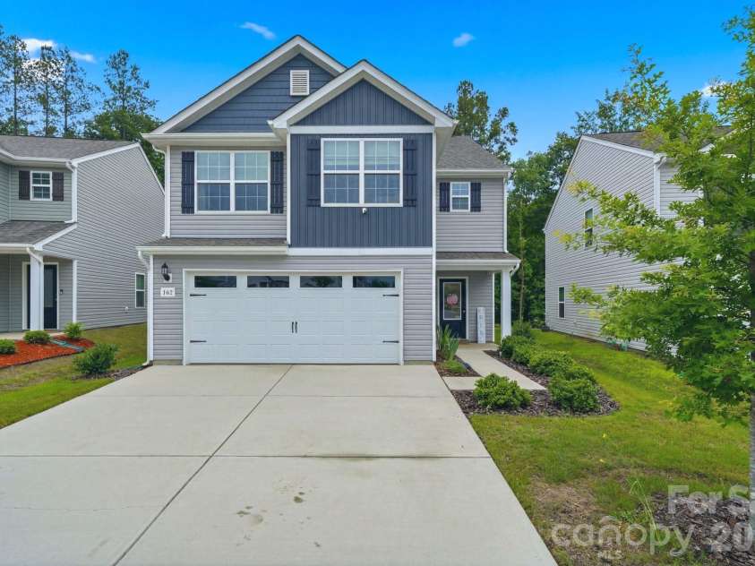 565 Hawley Street, Charlotte, NC 28214.  MLS# CAR4389951, YatesRealty ID 27957. 