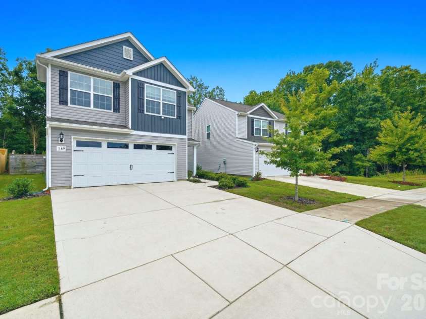 565 Hawley Street, Charlotte, NC 28214.  MLS# CAR4389951, YatesRealty ID 27957. 