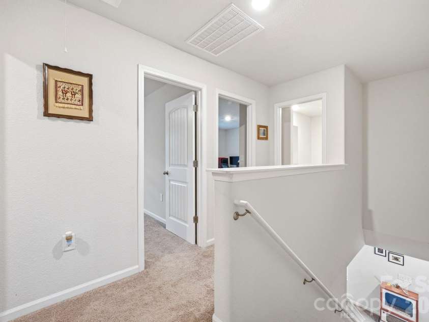 565 Hawley Street, Charlotte, NC 28214.  MLS# CAR4389951, YatesRealty ID 27957. 