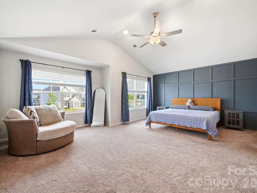 565 Hawley Street, Charlotte, NC 28214.  MLS# CAR4389951, YatesRealty ID 27957. 
