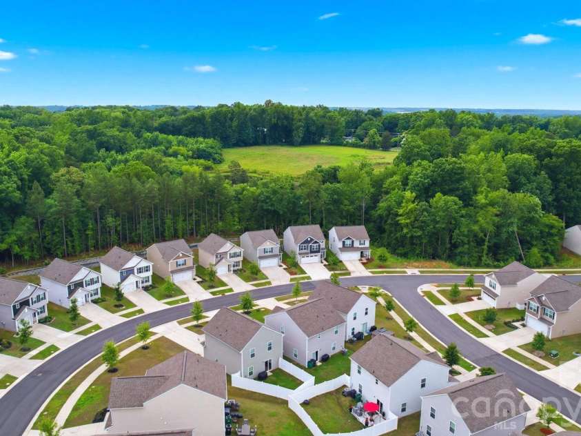 565 Hawley Street, Charlotte, NC 28214.  MLS# CAR4389951, YatesRealty ID 27957. 