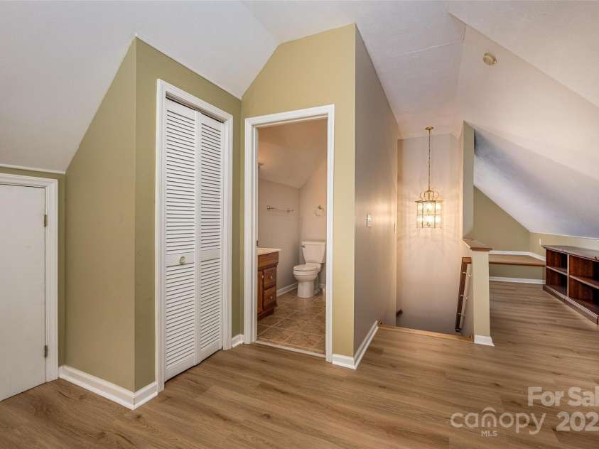 9372 Island Point Road, Sherrills Ford, NC 28673.  MLS# CAR4265031, YatesRealty ID 27957. 