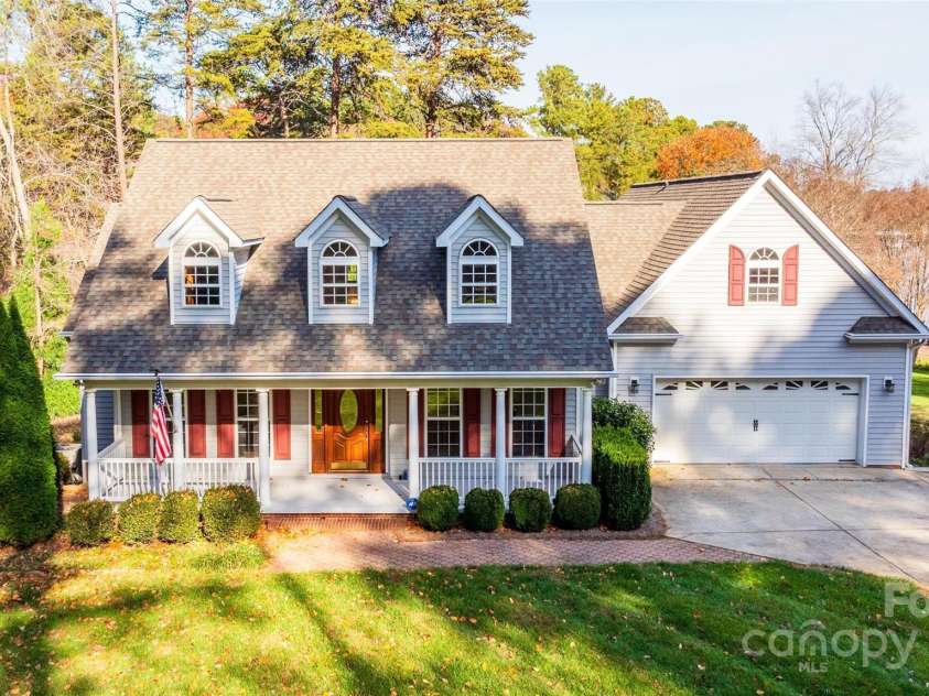 9372 Island Point Road, Sherrills Ford, NC 28673.  MLS# CAR4265031, YatesRealty ID 27957. Welcome home
