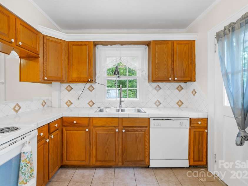 390 Park Road, Albemarle, NC 28001.  MLS# CAR4308833, YatesRealty ID 2796. 