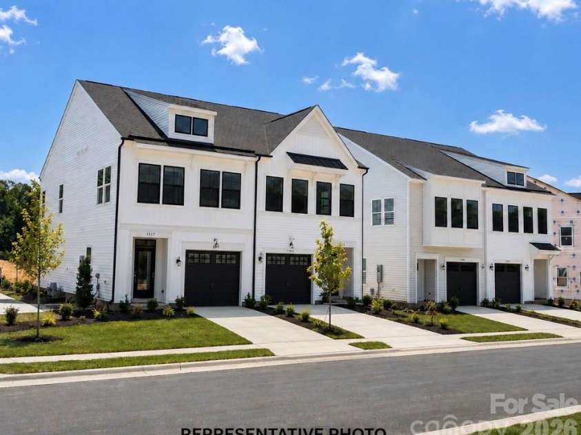 5816 Salamander Run Lane, Charlotte, NC 28215.  MLS# CAR4384443, YatesRealty ID 27961. 
