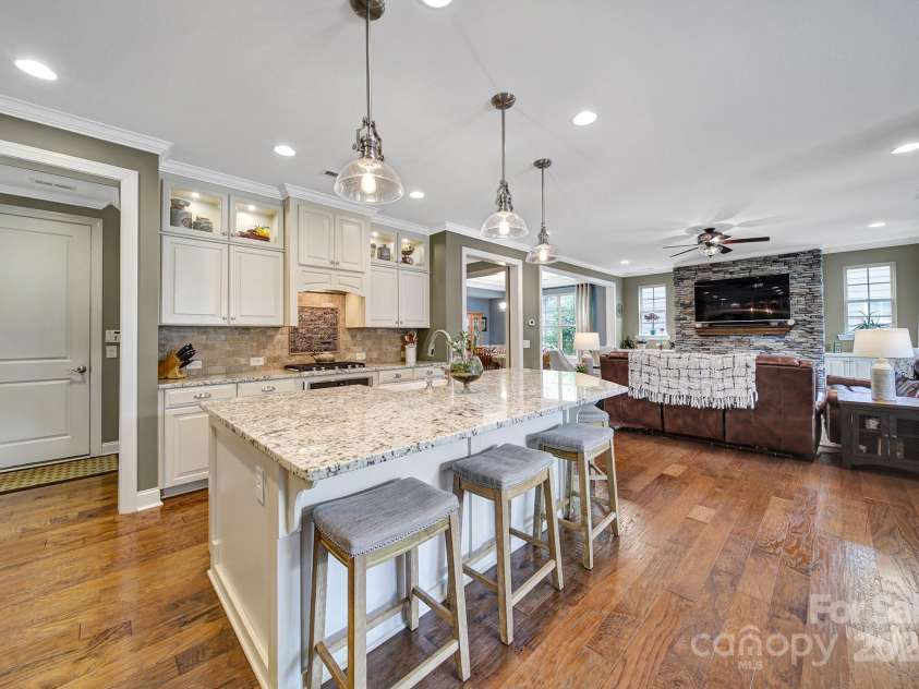 998 Emory Lane, Fort Mill, SC 29708.  MLS# CAR4263717, YatesRealty ID 27961. 