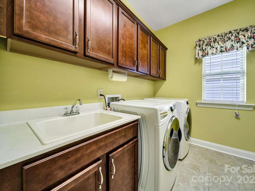 998 Emory Lane, Fort Mill, SC 29708.  MLS# CAR4263717, YatesRealty ID 27961. 