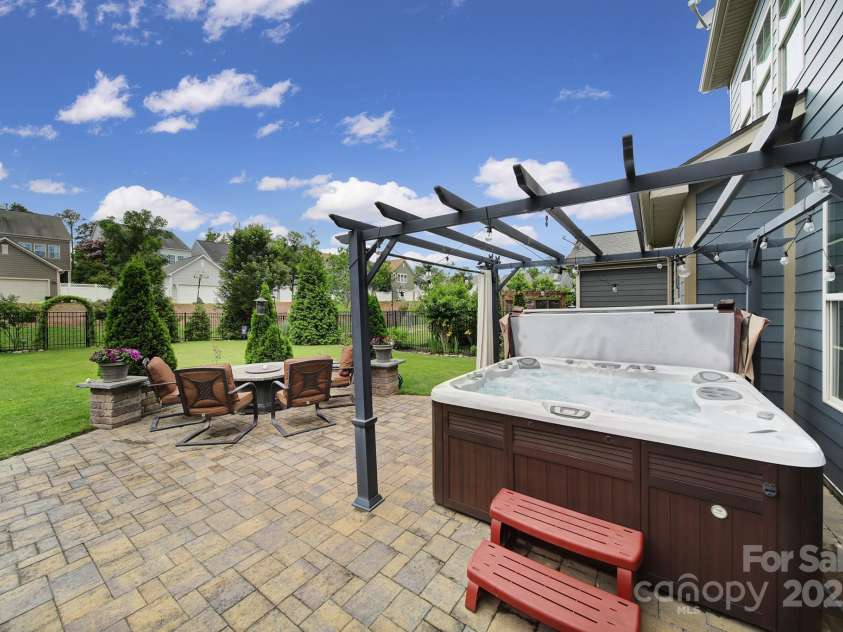 998 Emory Lane, Fort Mill, SC 29708.  MLS# CAR4263717, YatesRealty ID 27961. 