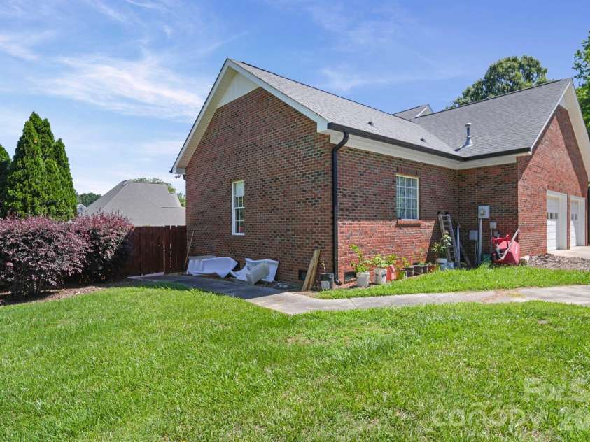 1100 Legacy Lake Drive, Monroe, NC 28110.  MLS# CAR4382510, YatesRealty ID 27963. 