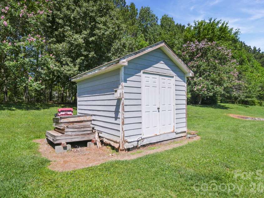 1100 Legacy Lake Drive, Monroe, NC 28110.  MLS# CAR4382510, YatesRealty ID 27963. 