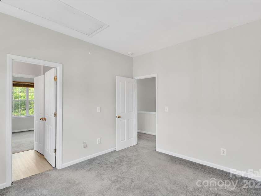 1821 Ethel Guest Lane, Charlotte, NC 28206.  MLS# CAR4276881, YatesRealty ID 27963. 