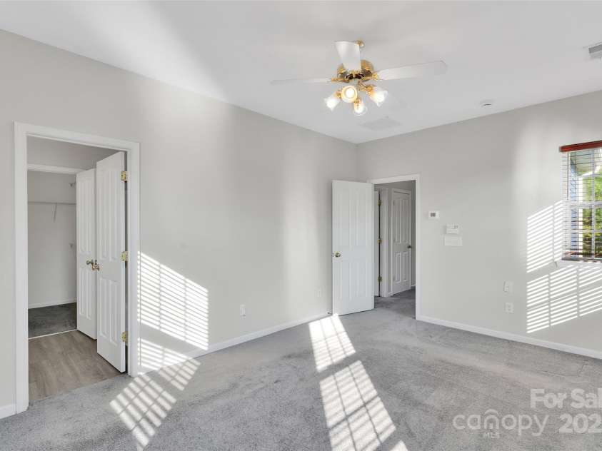 1821 Ethel Guest Lane, Charlotte, NC 28206.  MLS# CAR4276881, YatesRealty ID 27963. 