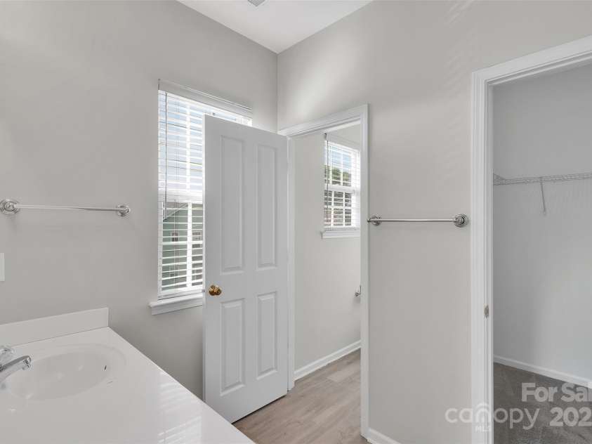 1821 Ethel Guest Lane, Charlotte, NC 28206.  MLS# CAR4276881, YatesRealty ID 27963. 