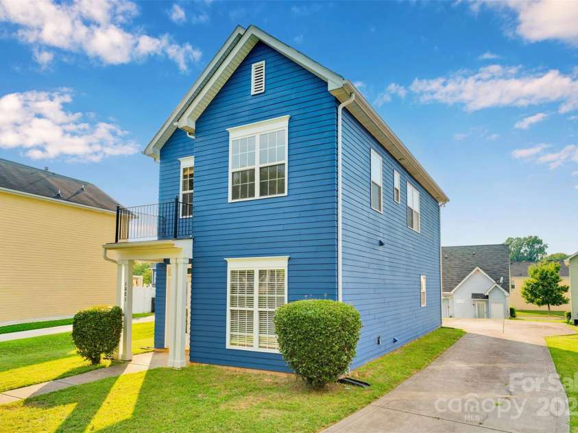 1821 Ethel Guest Lane, Charlotte, NC 28206.  MLS# CAR4276881, YatesRealty ID 27963. 